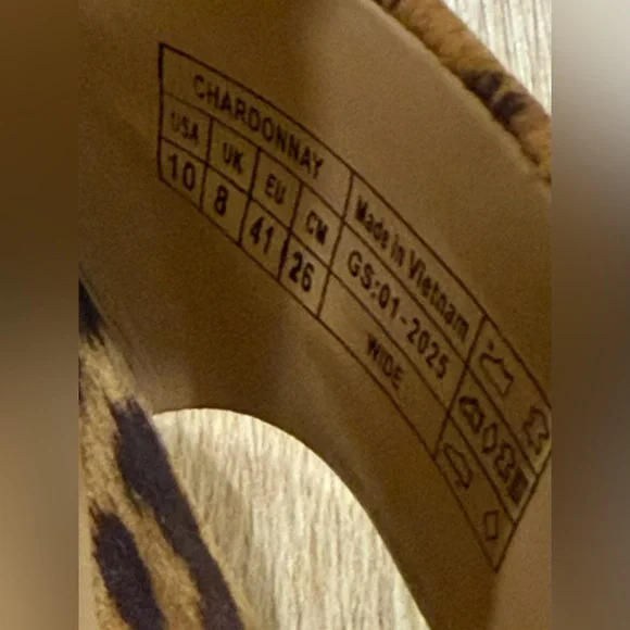 Vionic Chardonnay Leopard Block Heel Sandals Size 10 New - Picture 7 of 9